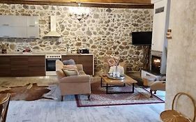 Stone House - Πέτρινο Σαλέ